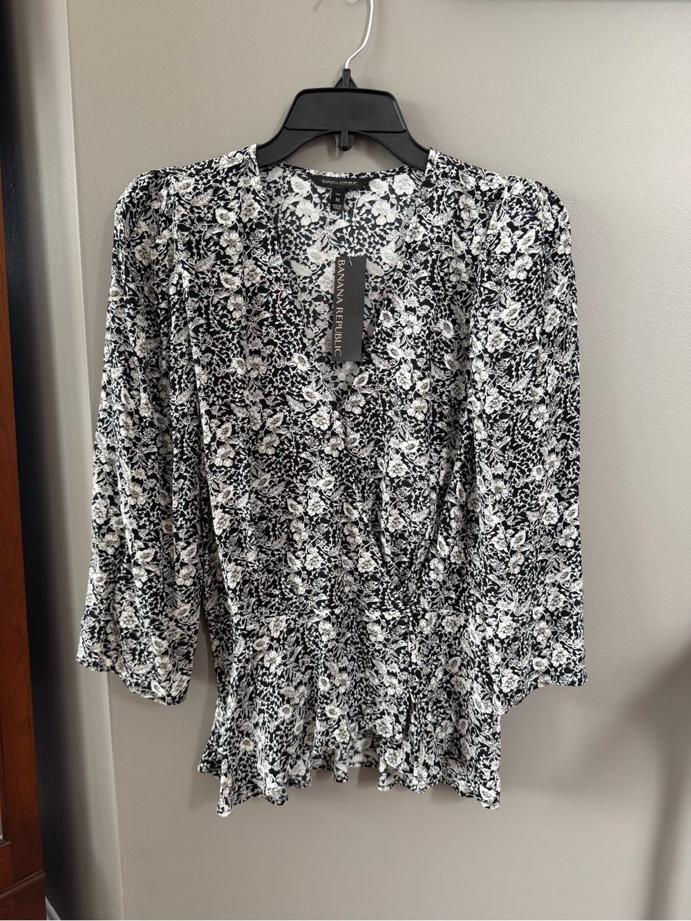 Banana Republic Black and White Floral Peplum V-Neck Blouse